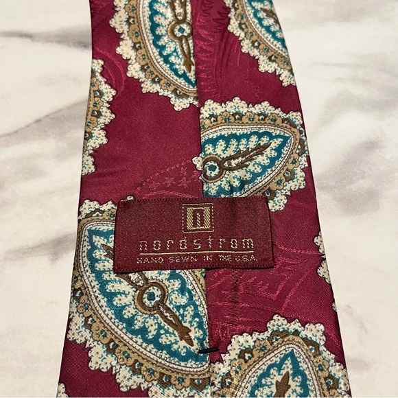 Vintage Nordstrom 100% Silk Medallion Tie - Picture 4 of 5